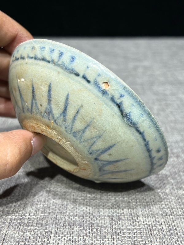 古玩陶瓷明·正德青花靈芝紋臥足小盞拍賣,當前價格1000元