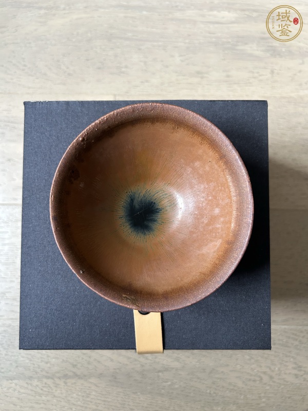 古玩陶瓷建窯系柿紅釉茶盞真品鑒賞圖