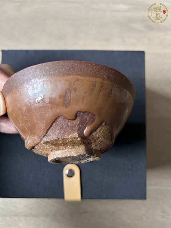 古玩陶瓷建窯系柿紅釉茶盞真品鑒賞圖