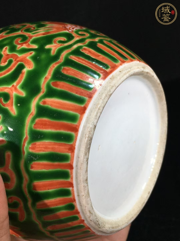 古玩陶瓷紅綠彩花卉紋罐真品鑒賞圖