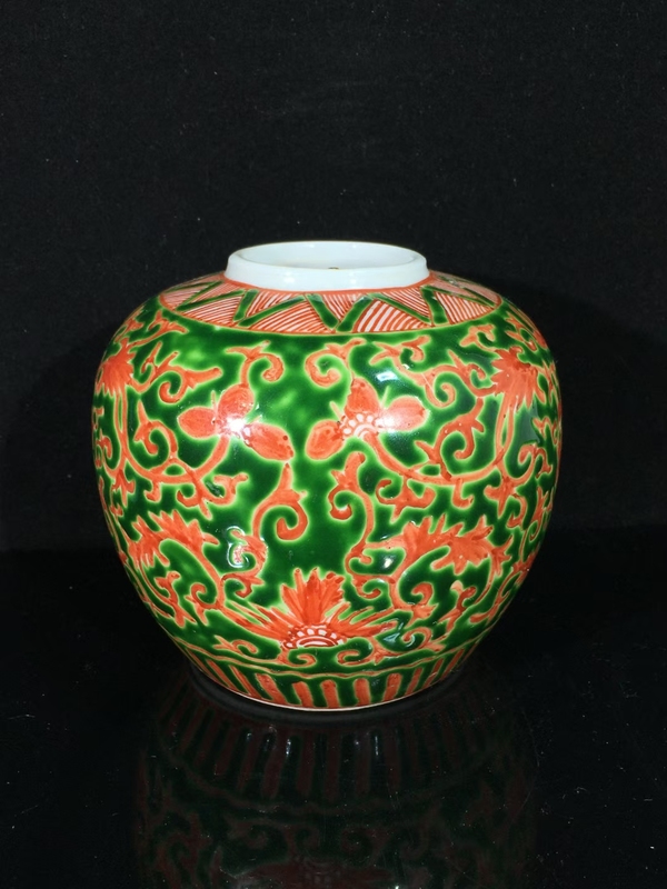 古玩陶瓷（全品）晚清紅綠彩花卉紋飾罐高 12 厘米拍賣，當(dāng)前價格1880元