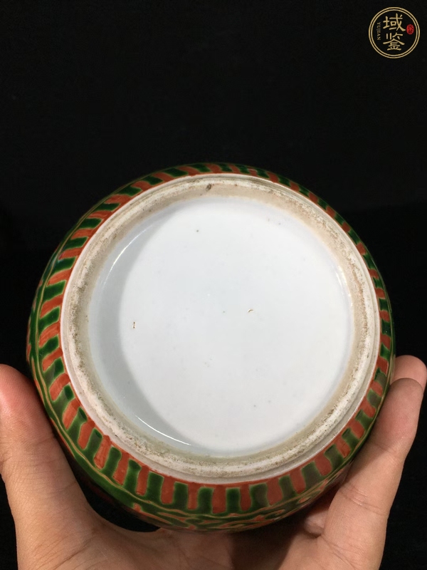 古玩陶瓷紅綠彩花卉紋罐真品鑒賞圖