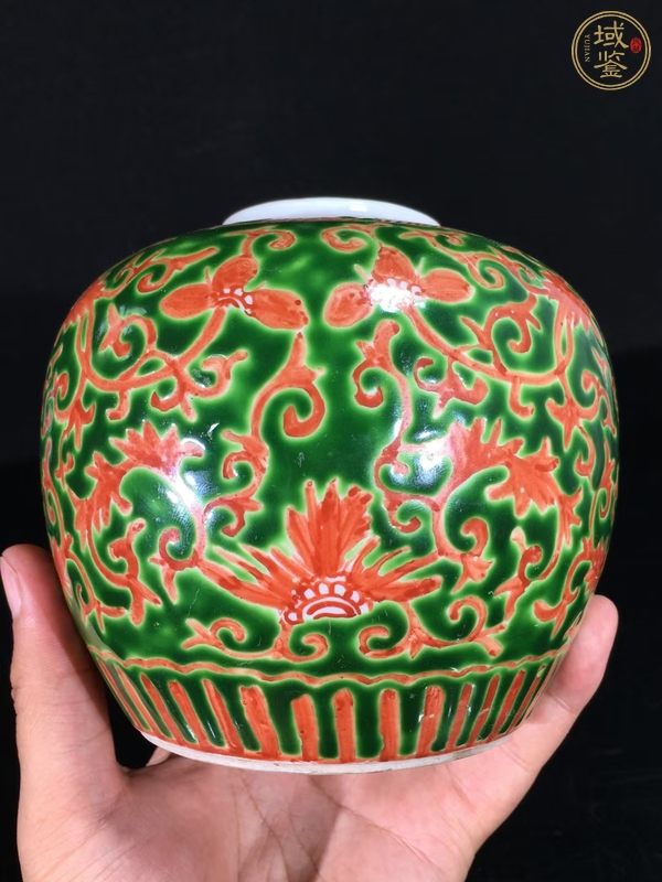 古玩陶瓷紅綠彩花卉紋罐真品鑒賞圖