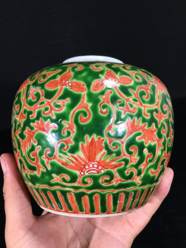 古玩陶瓷（全品）晚清紅綠彩花卉紋飾罐高 12 厘米拍賣，當(dāng)前價格1880元