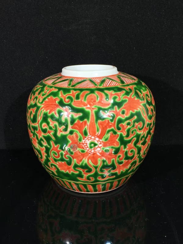 古玩陶瓷（全品）晚清紅綠彩花卉紋飾罐高 12 厘米拍賣，當(dāng)前價格1880元