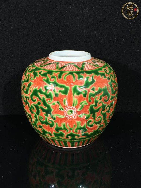 古玩陶瓷紅綠彩花卉紋罐真品鑒賞圖