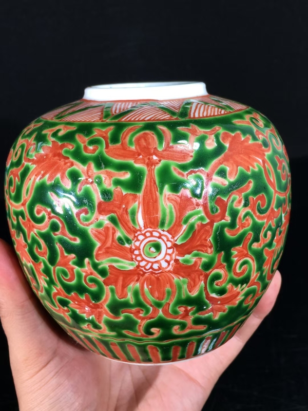 古玩陶瓷（全品）晚清紅綠彩花卉紋飾罐高 12 厘米拍賣，當(dāng)前價格1880元