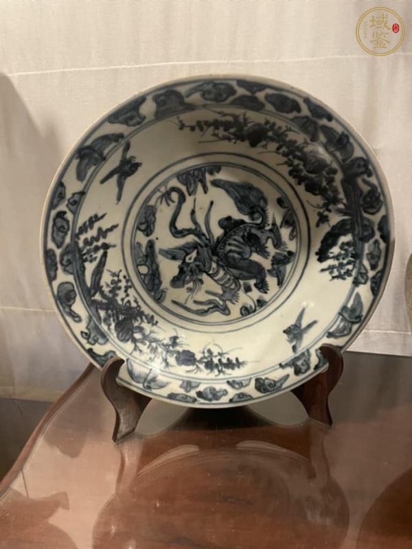 古玩陶瓷麒麟望月青花盤真品鑒賞圖