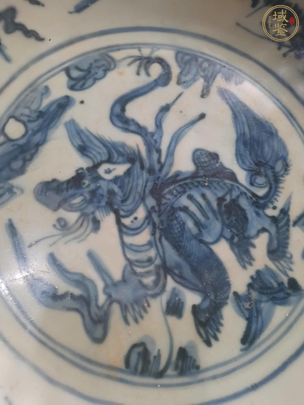 古玩陶瓷麒麟望月青花盤真品鑒賞圖