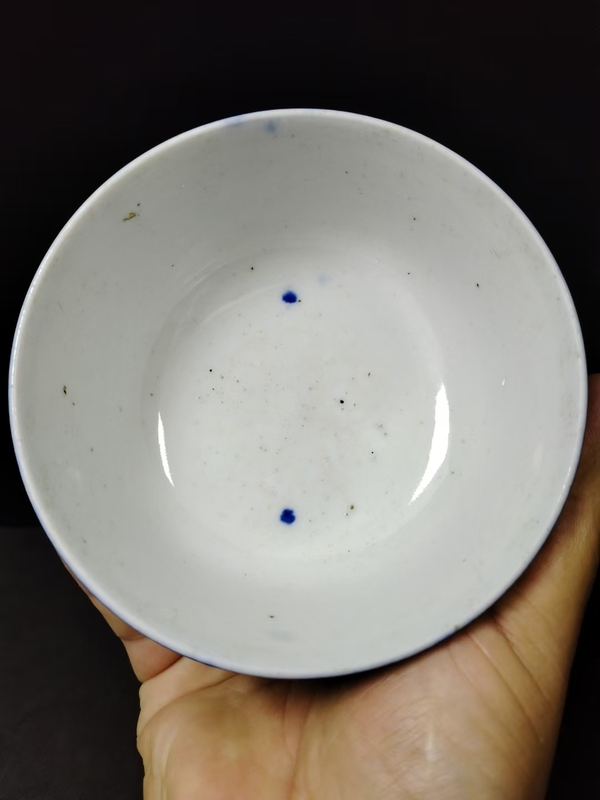 古玩陶瓷（全品）晚清單色祭藍釉碗尺寸：口徑11.9厘米高6.4厘米拍賣，當前價格1200元