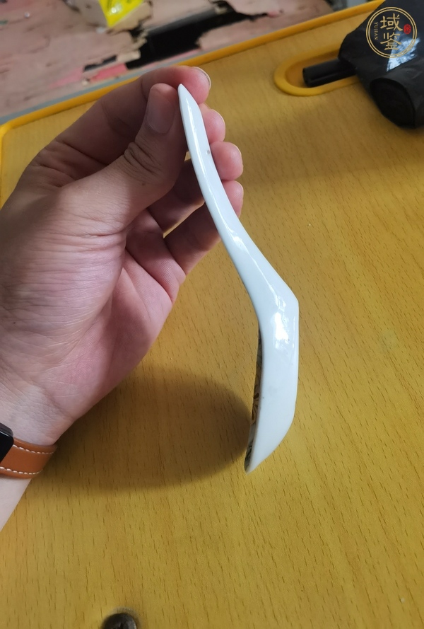 古玩陶瓷粉彩花卉紋調羹真品鑒賞圖