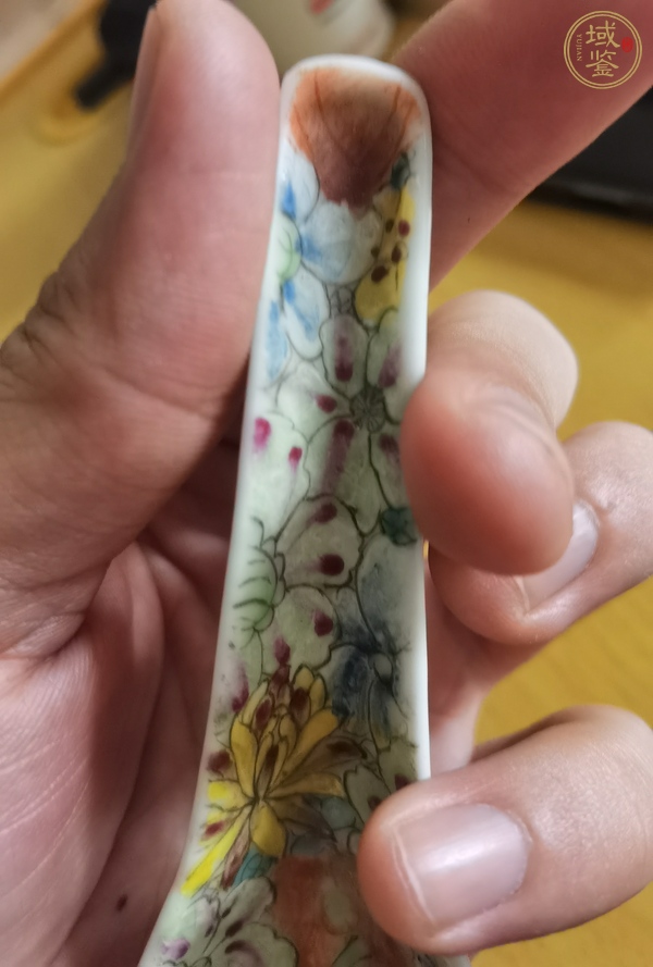 古玩陶瓷粉彩花卉紋調羹真品鑒賞圖