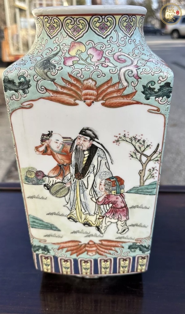 古玩陶瓷創匯期 粉彩人物琮瓶真品鑒賞圖