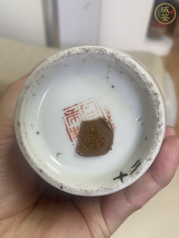 古玩陶瓷民國粉彩瓶真品鑒賞圖