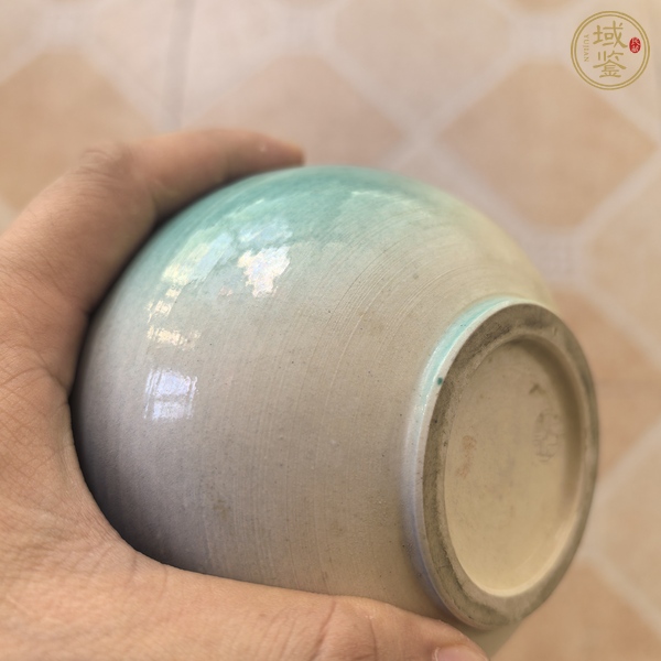 古玩陶瓷日本明治桃花洞品種膽瓶真品鑒賞圖