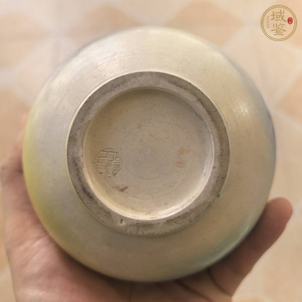 古玩陶瓷日本明治桃花洞品種膽瓶真品鑒賞圖