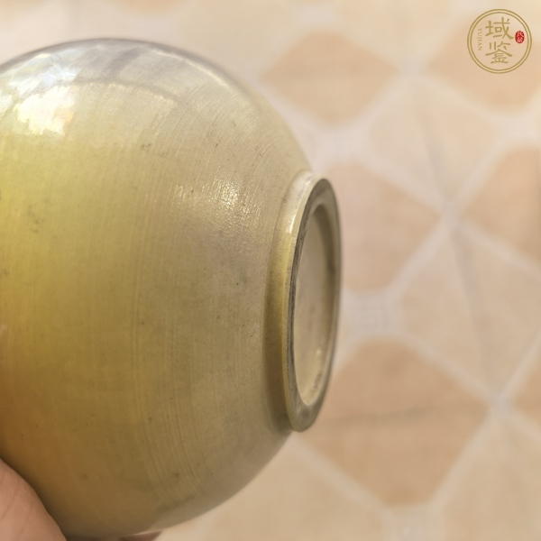 古玩陶瓷日本明治桃花洞品種膽瓶真品鑒賞圖
