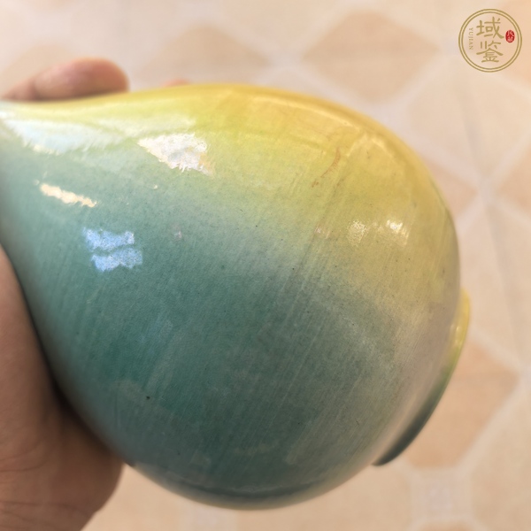 古玩陶瓷日本明治桃花洞品種膽瓶真品鑒賞圖