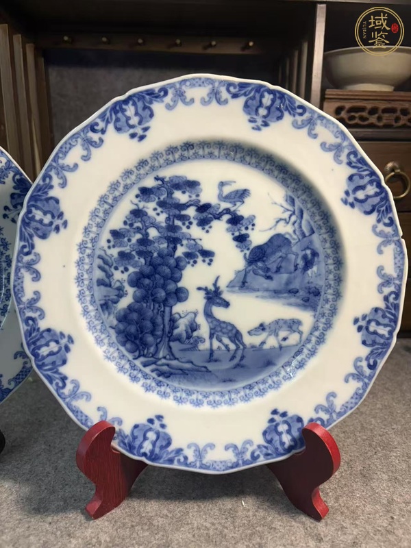 古玩陶瓷乾隆細路青花盤真品鑒賞圖
