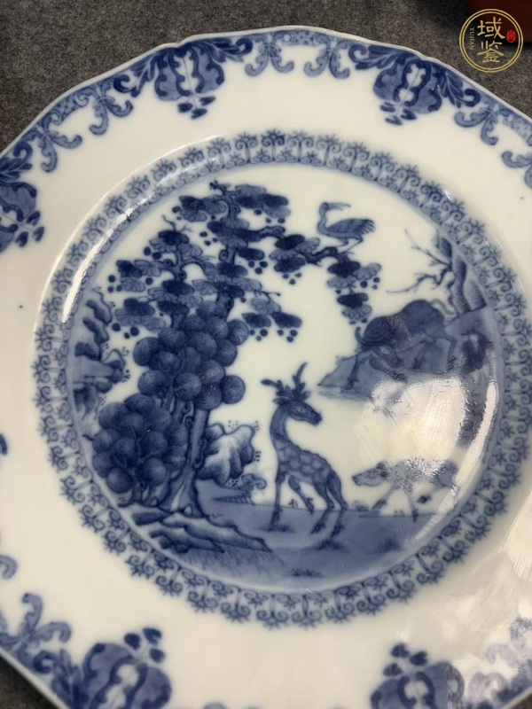古玩陶瓷乾隆細路青花盤真品鑒賞圖