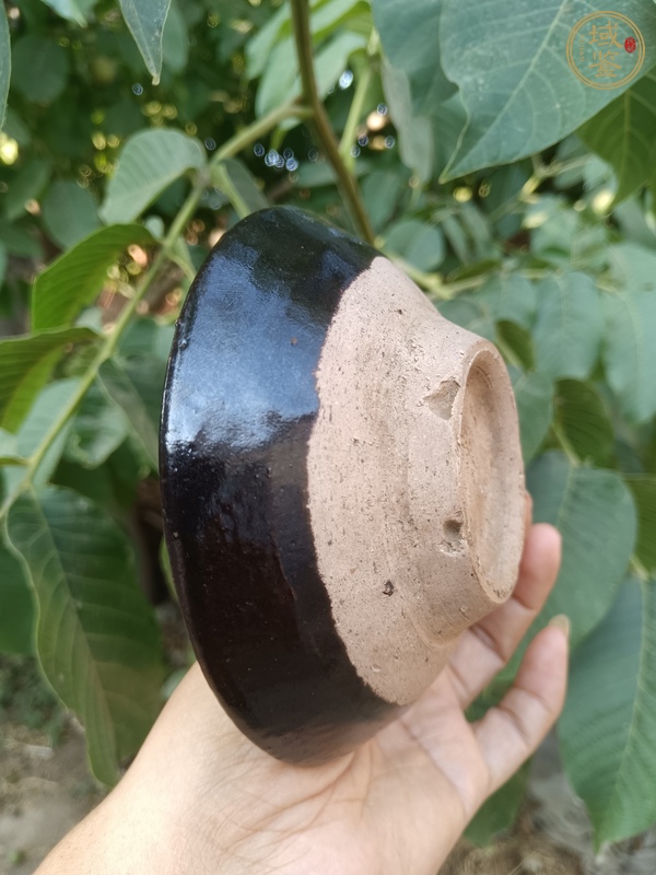 古玩陶瓷澀圈圈足疊燒工藝黑釉碗真品鑒賞圖