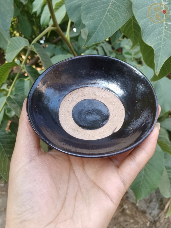 古玩澀圈圈足疊燒工藝黑釉碗真品鑒賞圖