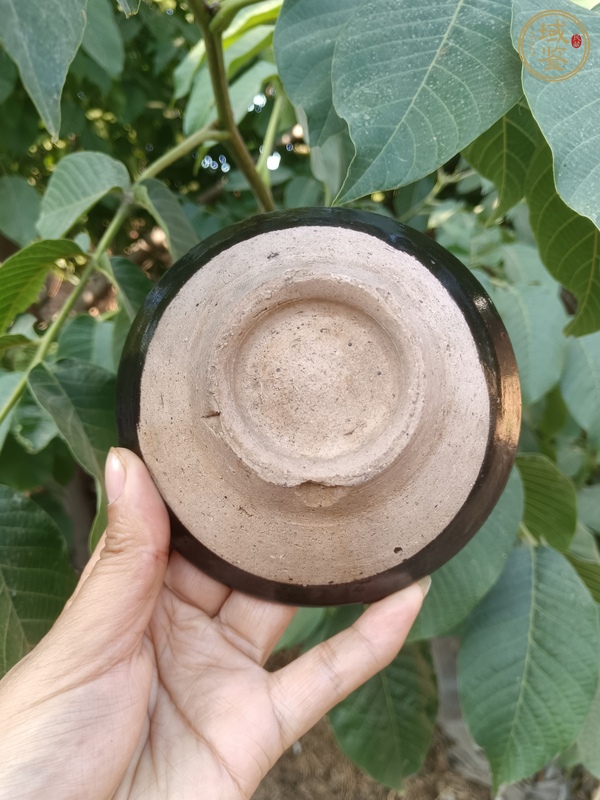 古玩陶瓷澀圈圈足疊燒工藝黑釉碗真品鑒賞圖