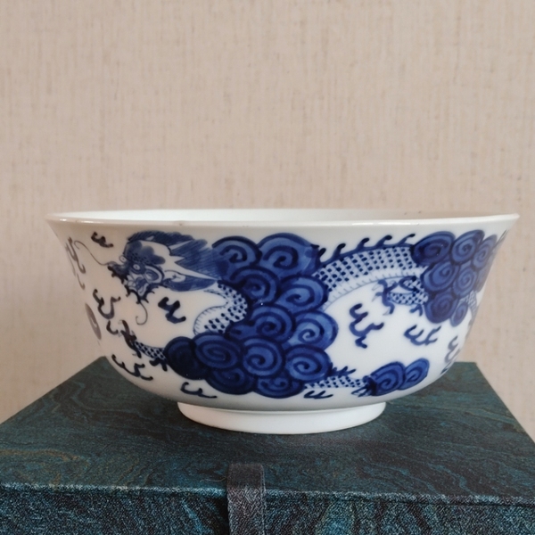 古玩轉(zhuǎn)賣晚清青花云龍紋碗拍賣，當(dāng)前價(jià)格688元