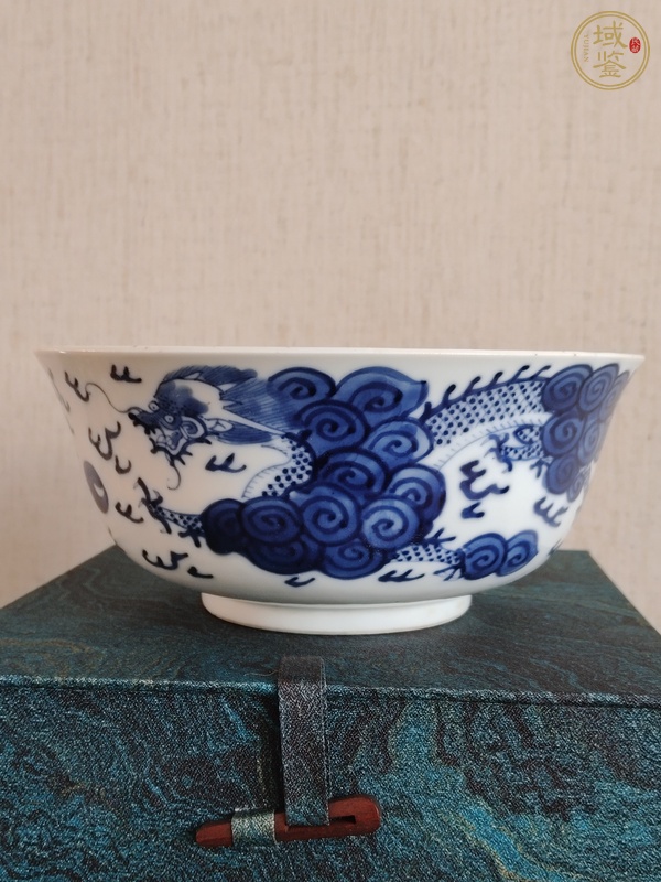 古玩陶瓷晚清青花云龍紋碗真品鑒賞圖