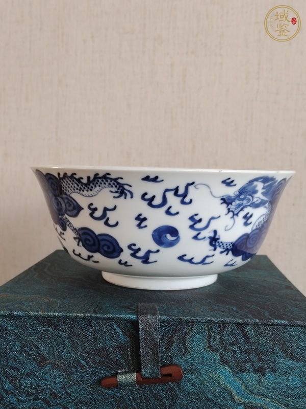 古玩陶瓷晚清青花云龍紋碗真品鑒賞圖