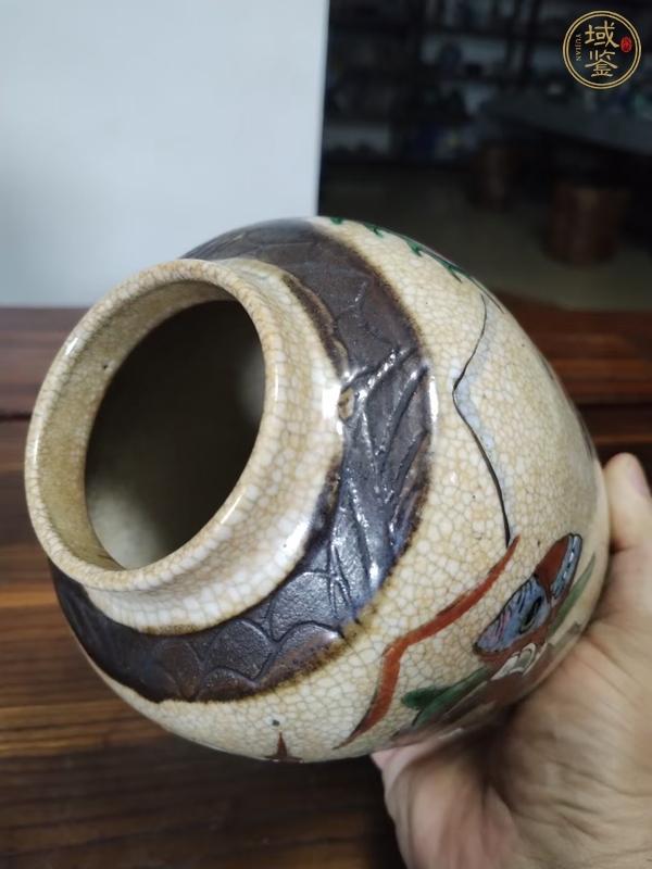 古玩陶瓷哥釉地鐵銹釉刀馬人罐真品鑒賞圖