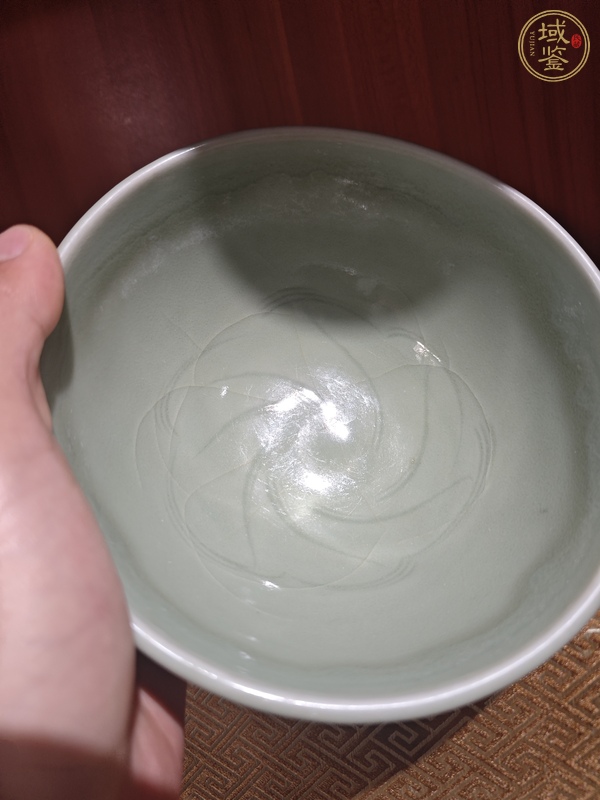 古玩陶瓷龍泉青釉深腹碗真品鑒賞圖