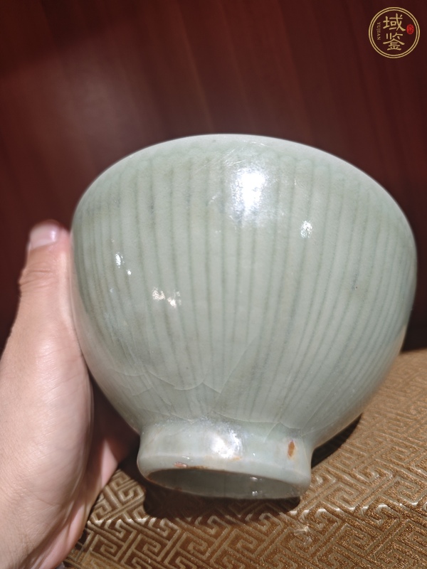 古玩陶瓷龍泉青釉深腹碗真品鑒賞圖