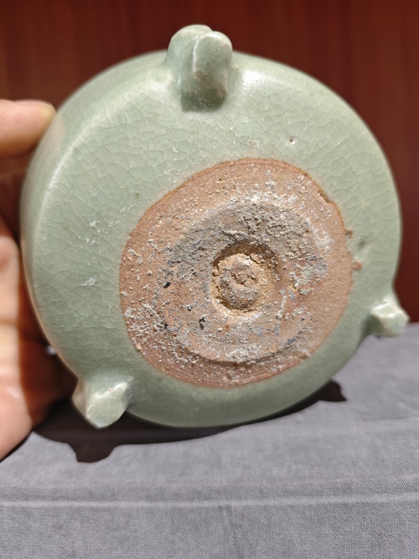 古玩陶瓷三足吊腳爐拍賣，當(dāng)前價(jià)格8000元