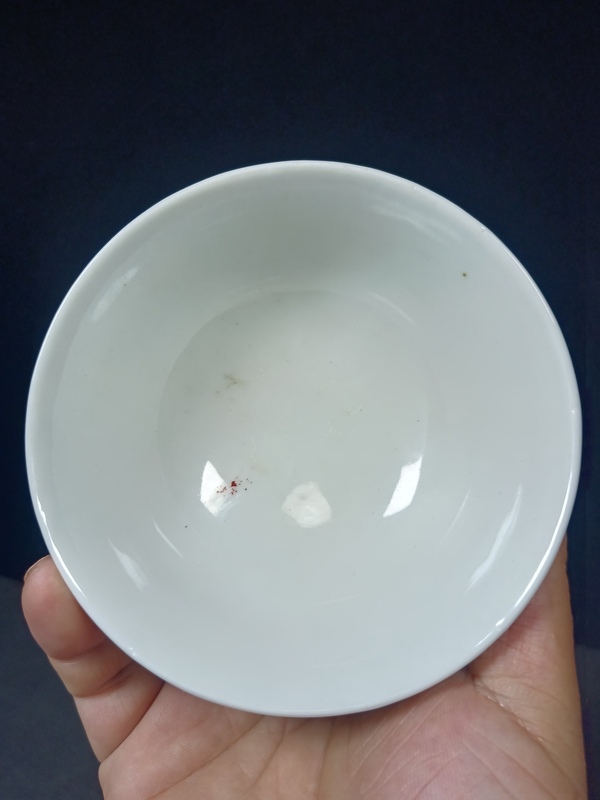 古玩陶瓷(全美品)民國時期松石綠地粉彩瓜蝶紋碗口徑11.2cm拍賣,當前價格990元