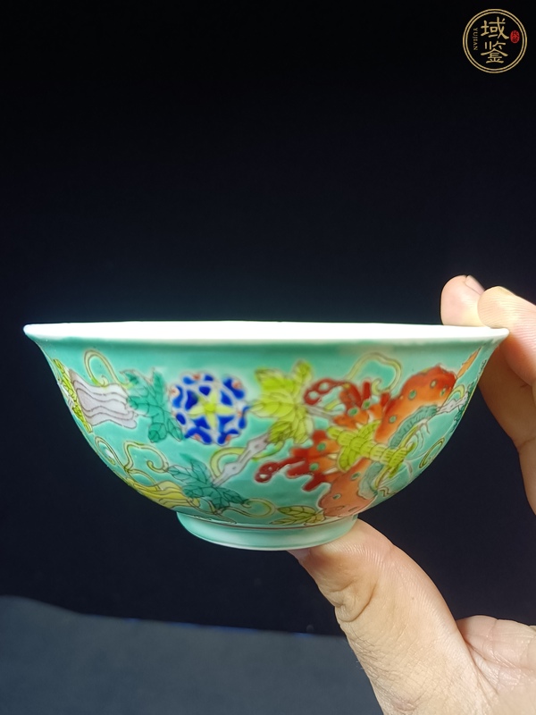 古玩陶瓷瓜蝶連綿粉彩碗真品鑒賞圖