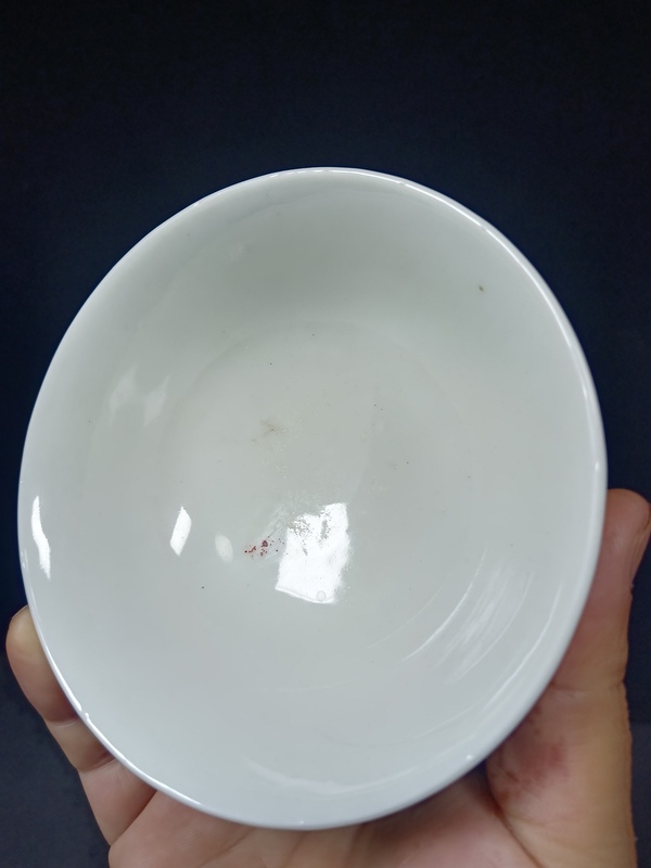 古玩陶瓷(全美品)民國時期松石綠地粉彩瓜蝶紋碗口徑11.2cm拍賣,當前價格990元