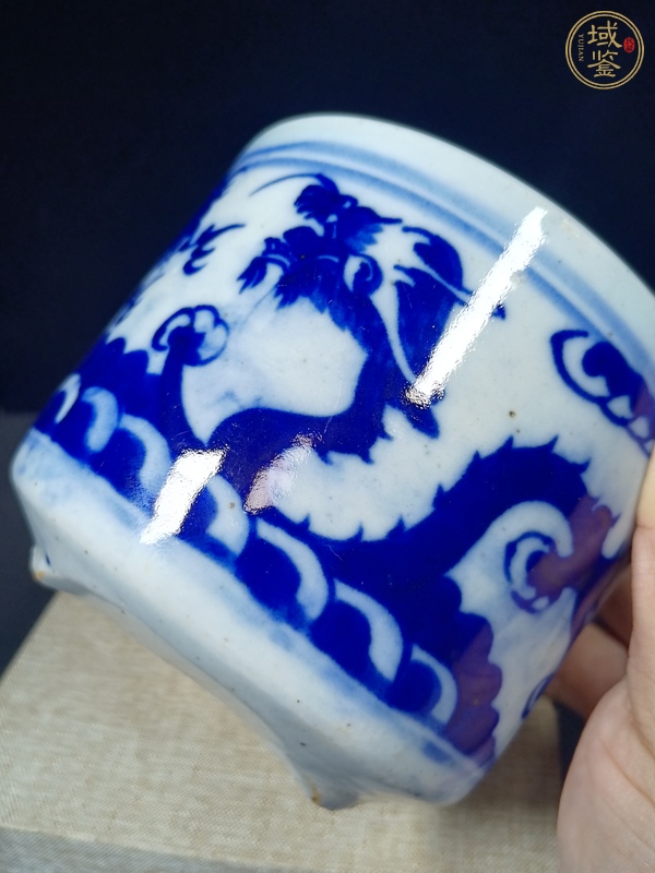 古玩陶瓷龍紋三足筒式香爐真品鑒賞圖