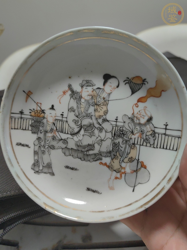 古玩陶瓷墨彩加礬紅人物臥盤真品鑒賞圖