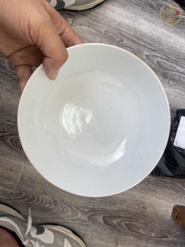 古玩陶瓷粉彩花卉紋碗真品鑒賞圖