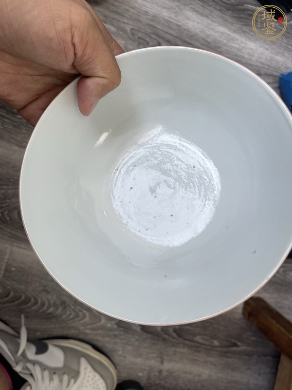 古玩陶瓷粉彩花卉紋碗真品鑒賞圖