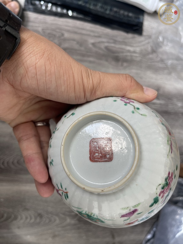 古玩陶瓷飛黃騰達粉彩碗真品鑒賞圖