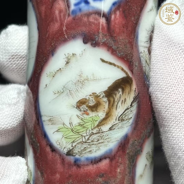 古玩陶瓷生肖紋鼻煙壺真品鑒賞圖