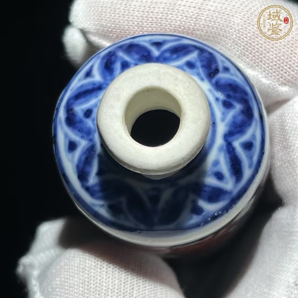 古玩陶瓷生肖紋鼻煙壺真品鑒賞圖