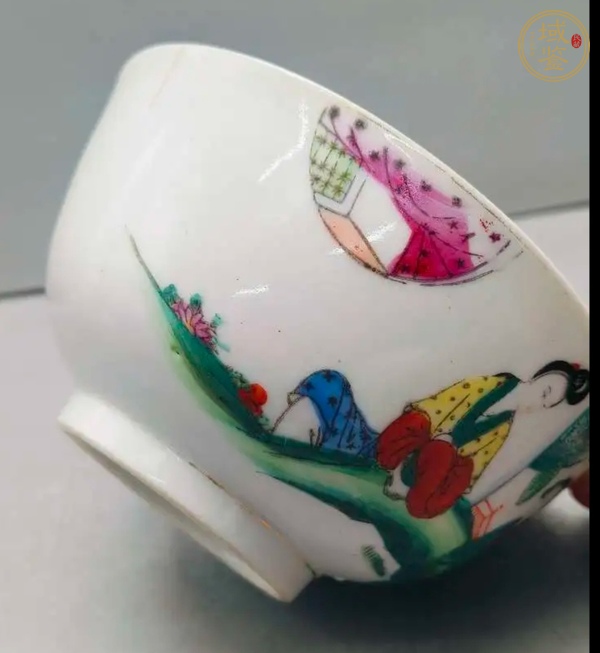 古玩陶瓷仕女紋粉彩碗真品鑒賞圖