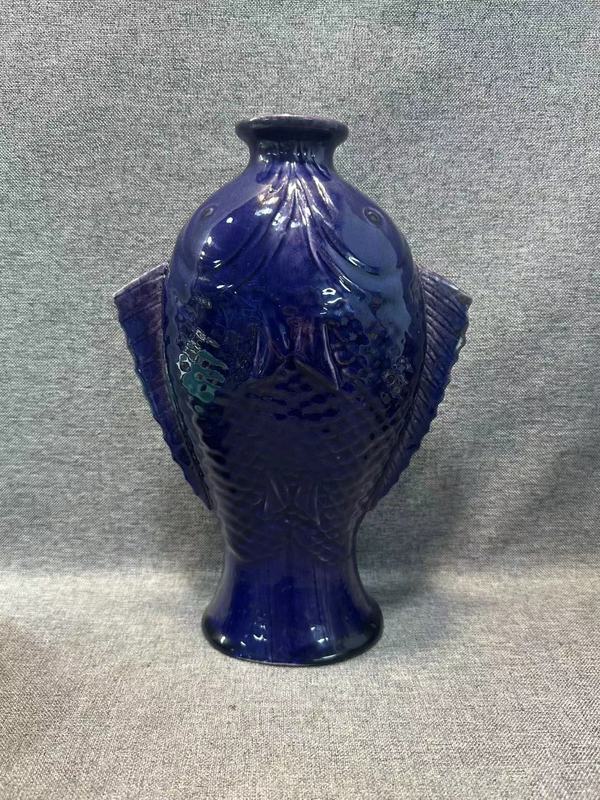古玩陶瓷乾隆茄皮紫釉雙魚(yú)瓶拍賣(mài)，當(dāng)前價(jià)格28888元