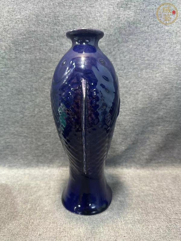 古玩陶瓷茄皮紫釉雙魚瓶真品鑒賞圖