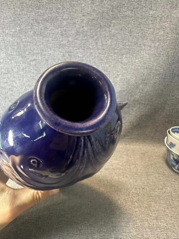 古玩陶瓷乾隆茄皮紫釉雙魚(yú)瓶拍賣(mài)，當(dāng)前價(jià)格28888元