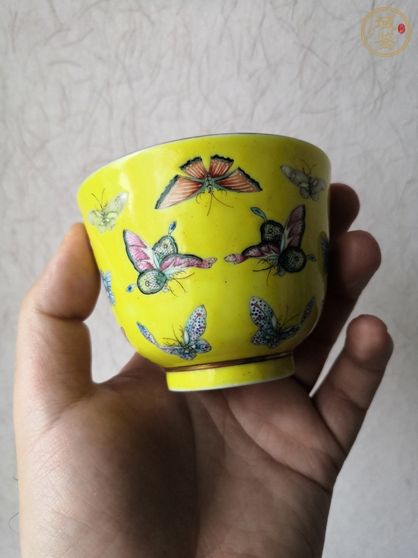 古玩陶瓷光緒黃底粉彩杯真品鑒賞圖