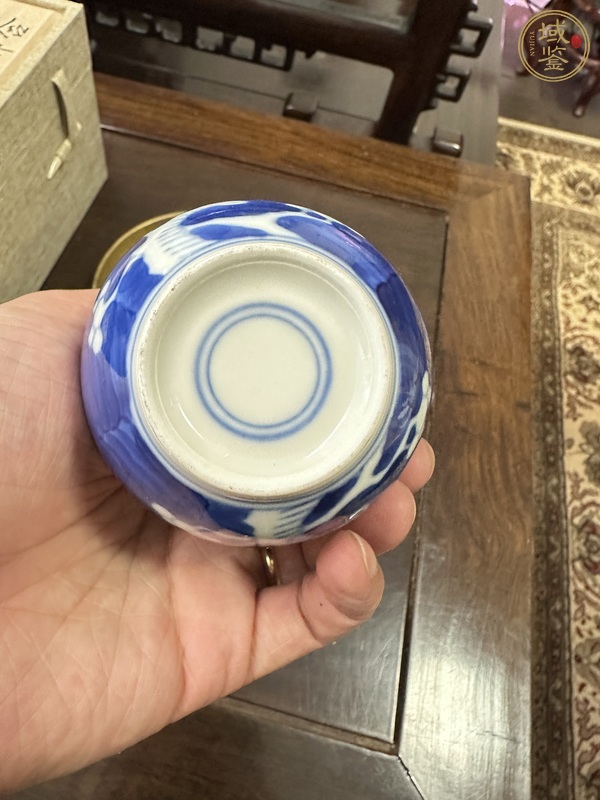 古玩陶瓷青花冰梅天球瓶真品鑒賞圖
